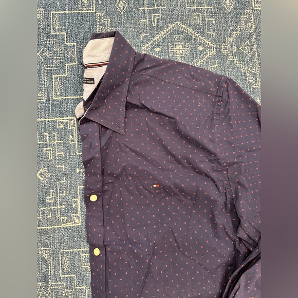 Tommy Hilfiger Button Down - Picture 2 of 4
